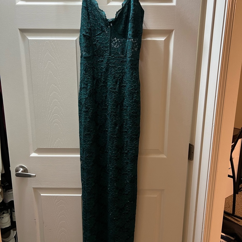 Maxi lace prom dress